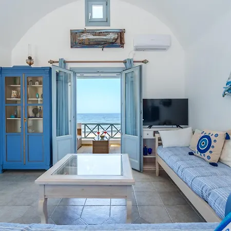 Blue Eyes Apartment Monolithos (Santorini)