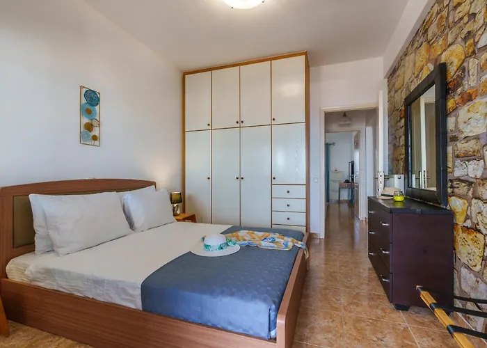 Blue Eyes Apartment Monolithos (Santorini)