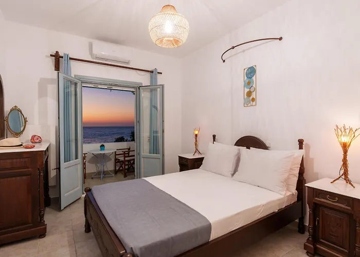 Blue Eyes Apartment Monolithos (Santorini)