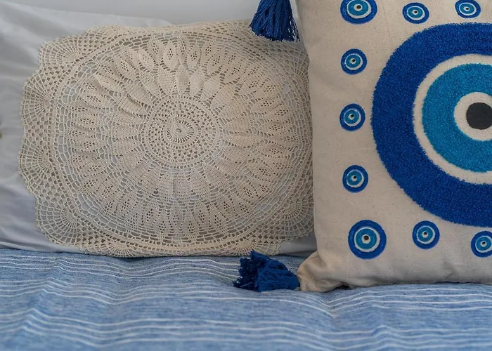 Blue Eyes * Monolithos