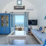 Blue Eyes Apartamento Monolithos