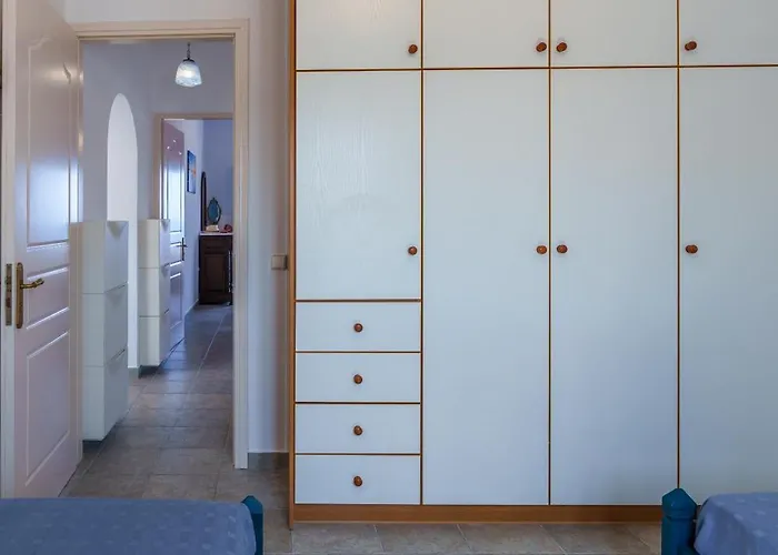 Blue Eyes * Monolithos